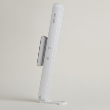 飞利浦LED充电台灯 酷侠白 66147 